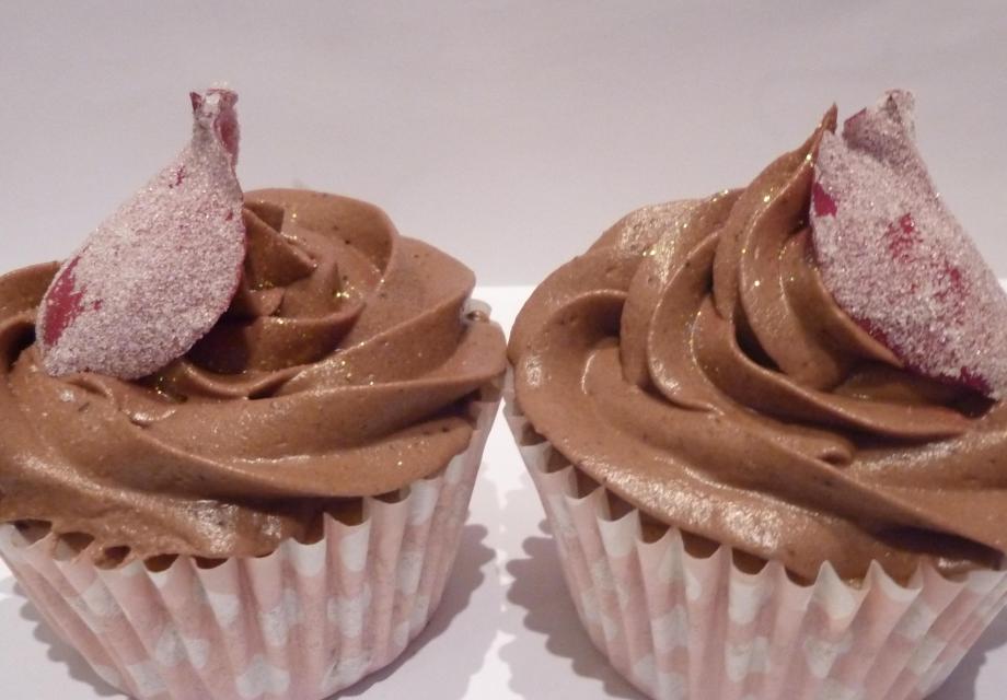 Raspberry and white chocolate cupcake