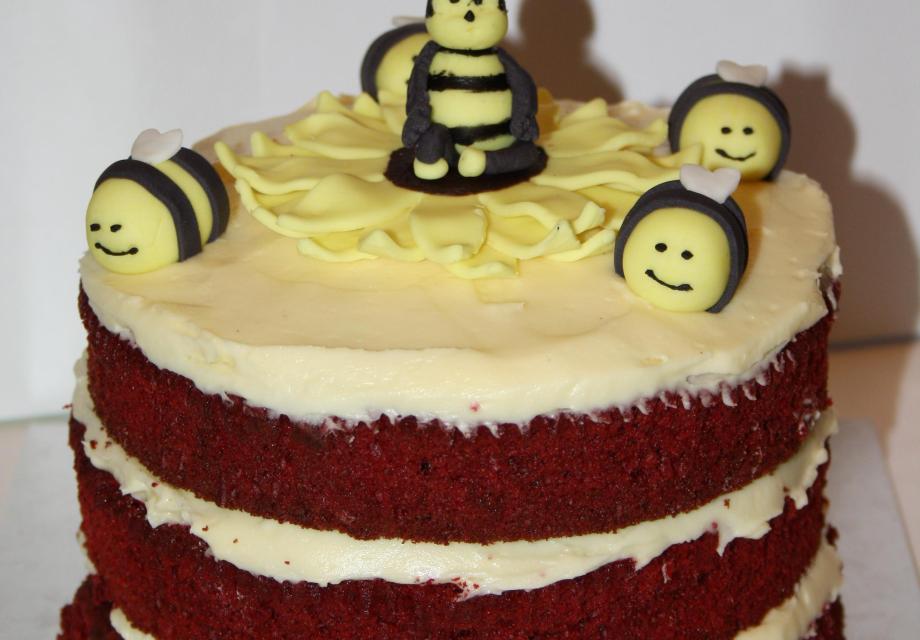 Red velvet bee cake