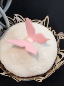 Cake International embossed cupcake