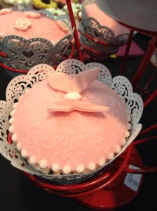 Cake International Pink embossed cupcake butterfly