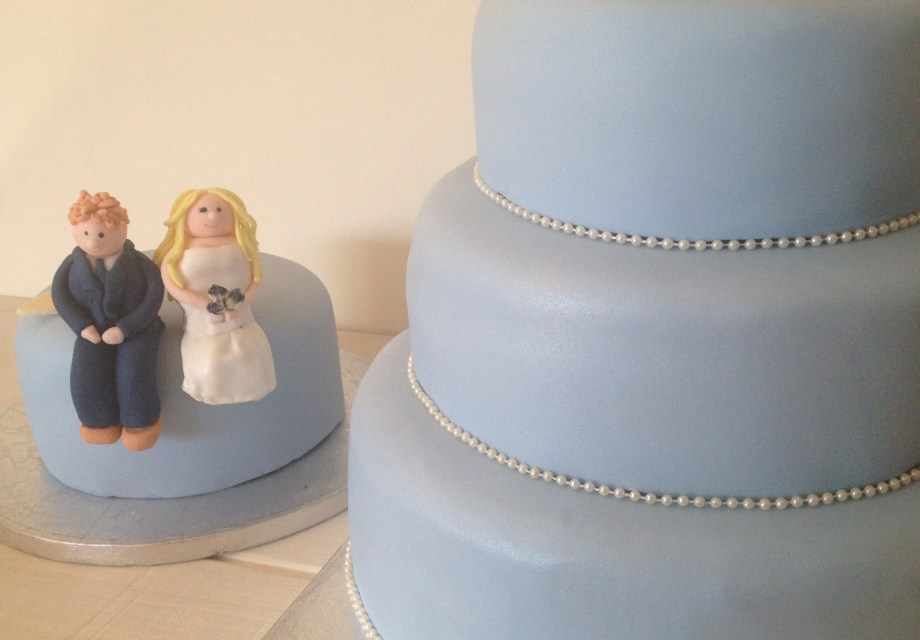 blue wedding cake